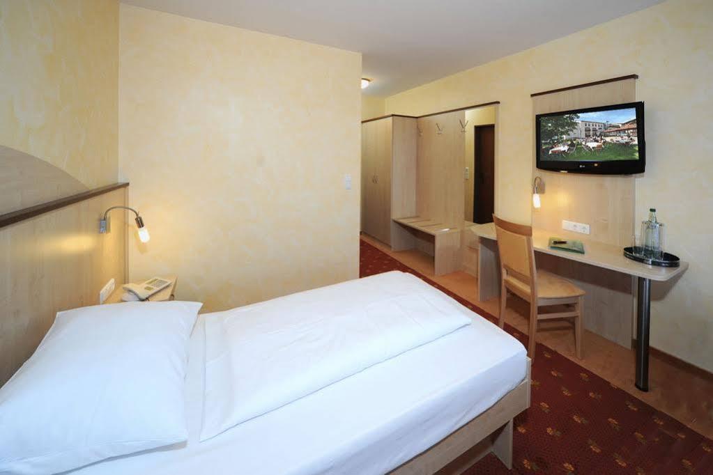 Hotel Wolfringmuehle Fensterbach Екстериор снимка